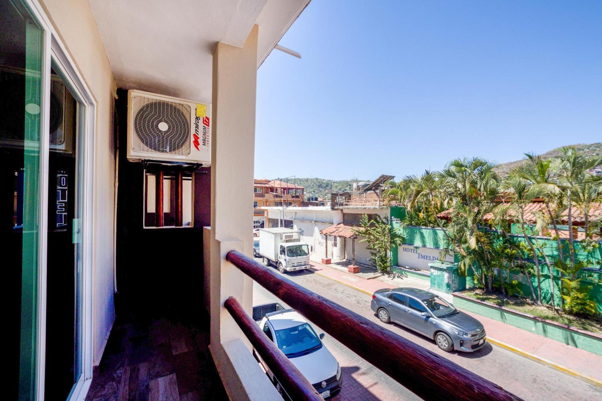 Hotel Oyo Lys, 4*