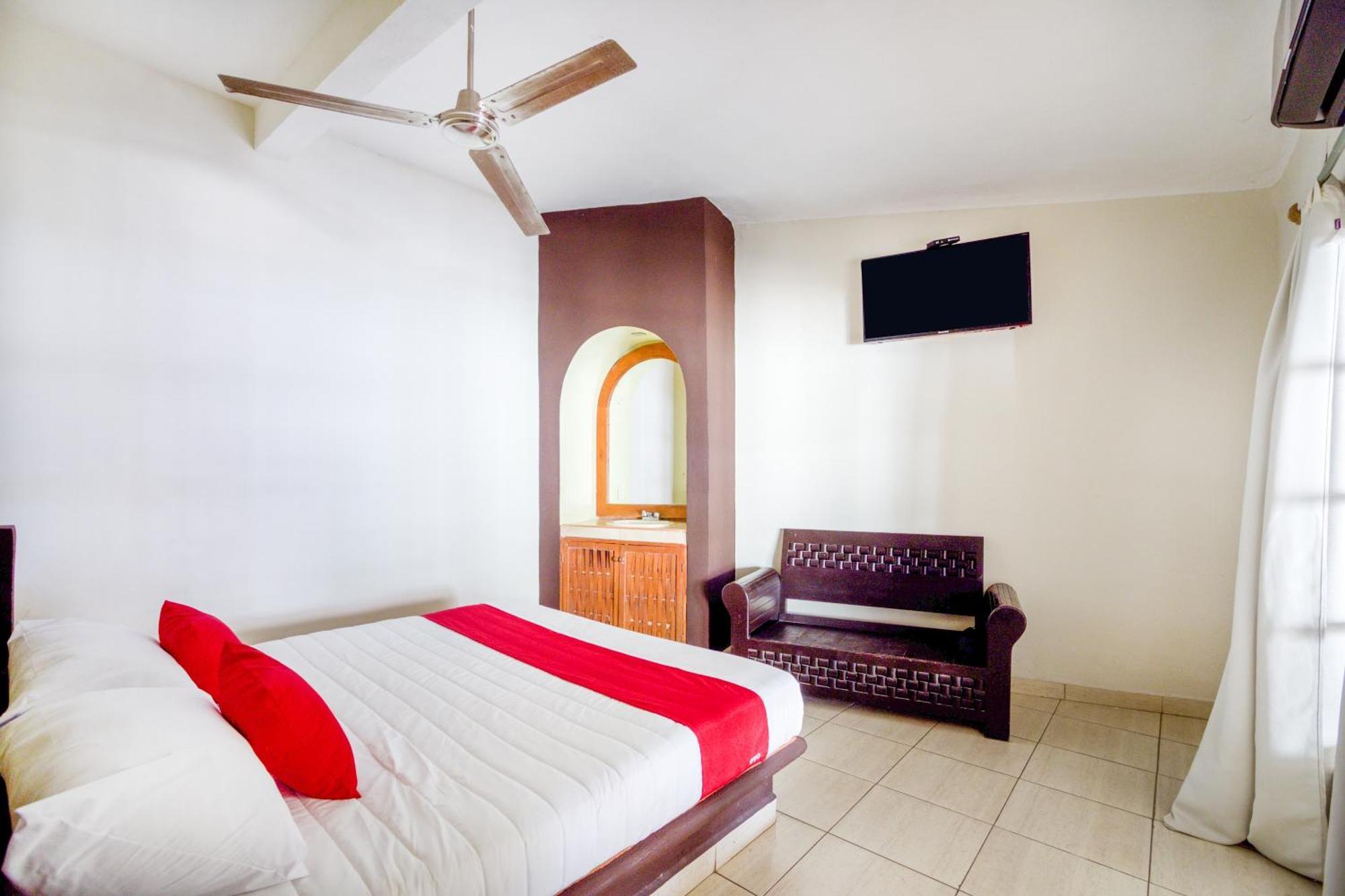 Oyo Lys, 4* Zihuatanejo